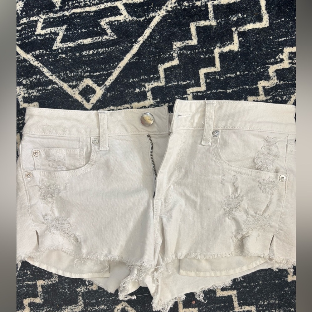 American Eagle White Distressed Women Shorts